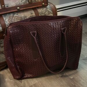 6️⃣ for 💲3️⃣0️⃣‼️ NWOT Woven Burgundy Tote Bag